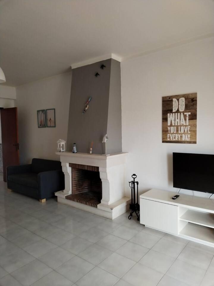 Ip5 Chivas Beach House Ferrel  Buitenkant foto